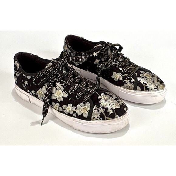 Guess Shoes - Guess Goodone5 Floral Shoes Size 9 Black Tennis Shoe Bloomcore Coquette Sneakers